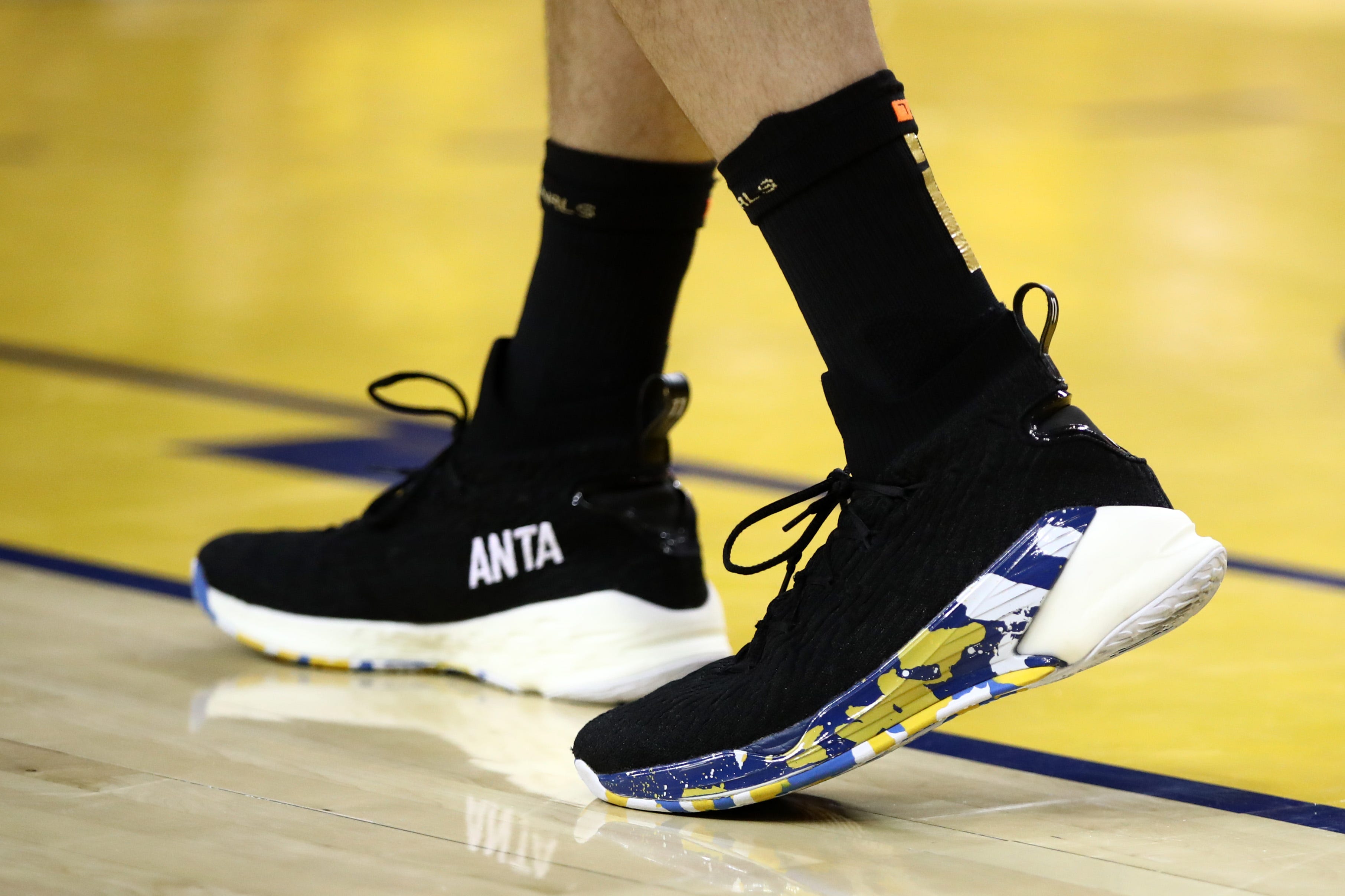 cj mccollum signature shoe